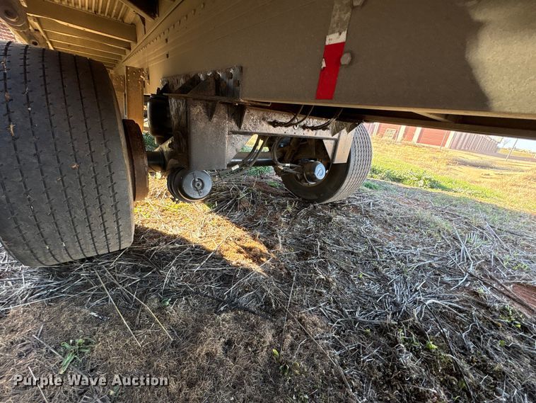 image for item ET1449 2002 Reitnouer side curtain trailer