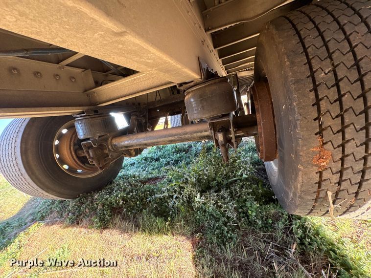 image for item ET1449 2002 Reitnouer side curtain trailer