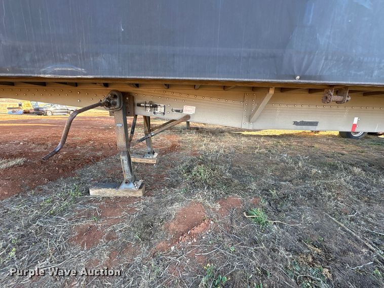 image for item ET1449 2002 Reitnouer side curtain trailer