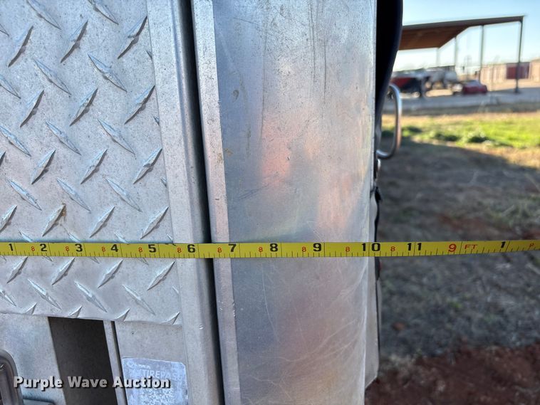 image for item ET1449 2002 Reitnouer side curtain trailer