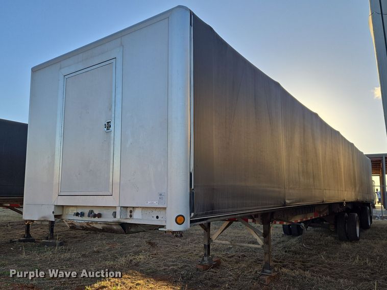 image for item ET1452 2007 Reitnouer side curtain trailer