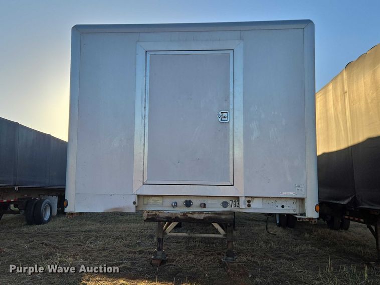 image for item ET1452 2007 Reitnouer side curtain trailer