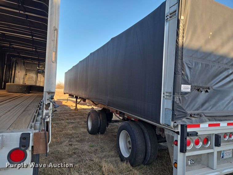 image for item ET1452 2007 Reitnouer side curtain trailer