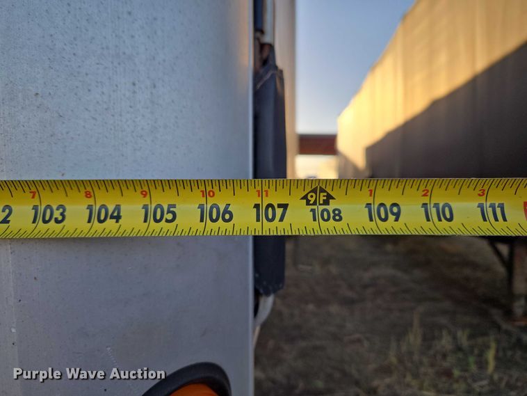 image for item ET1452 2007 Reitnouer side curtain trailer