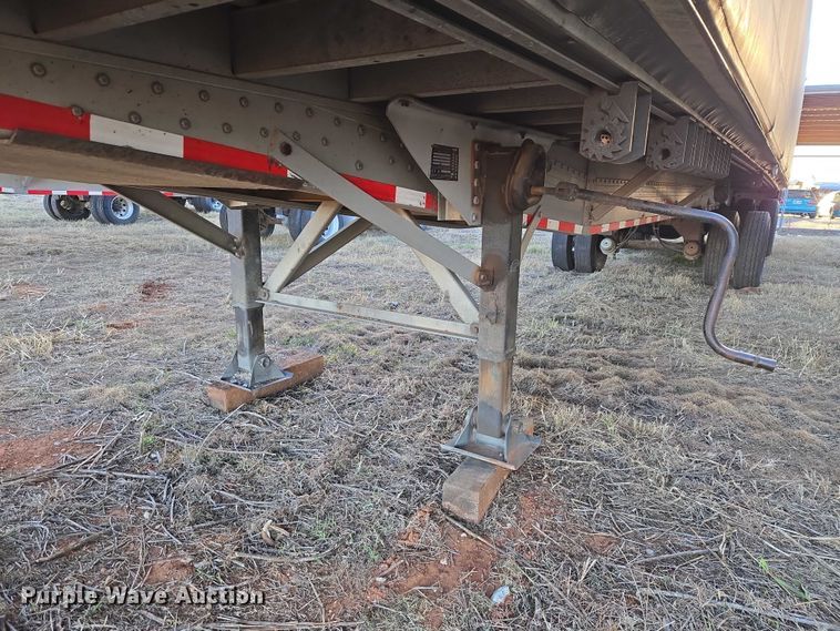 image for item ET1452 2007 Reitnouer side curtain trailer