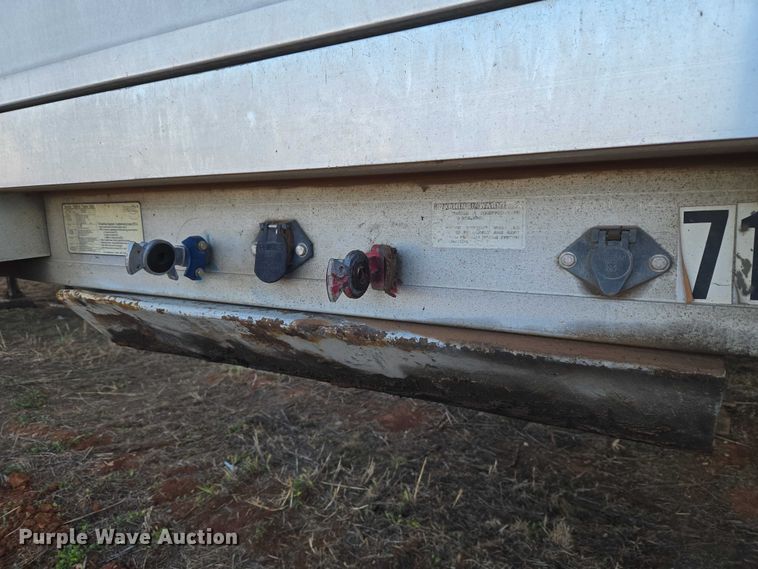 image for item ET1452 2007 Reitnouer side curtain trailer