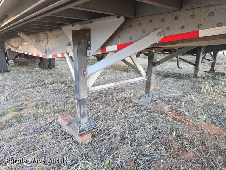 image for item ET1452 2007 Reitnouer side curtain trailer