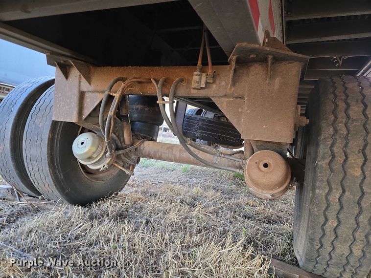 image for item ET1452 2007 Reitnouer side curtain trailer