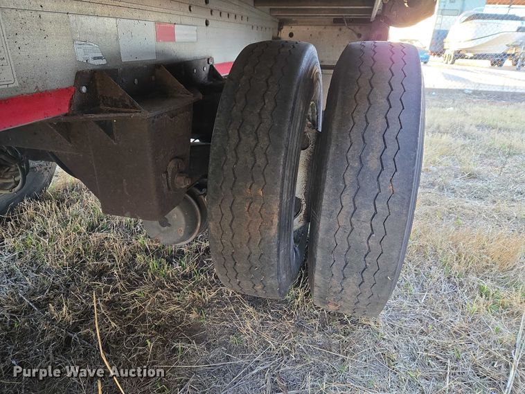 image for item ET1452 2007 Reitnouer side curtain trailer