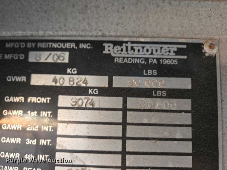 image for item ET1452 2007 Reitnouer side curtain trailer