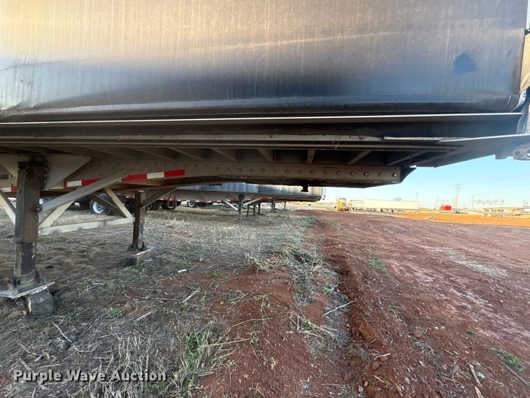 image for item ET1453 2007 Reitnouer side curtain trailer