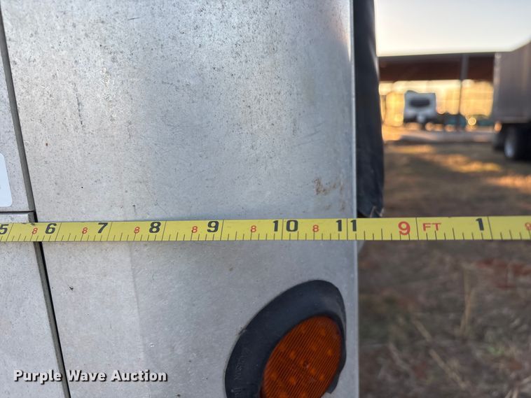 image for item ET1453 2007 Reitnouer side curtain trailer