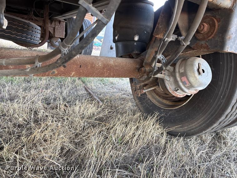 image for item ET1453 2007 Reitnouer side curtain trailer