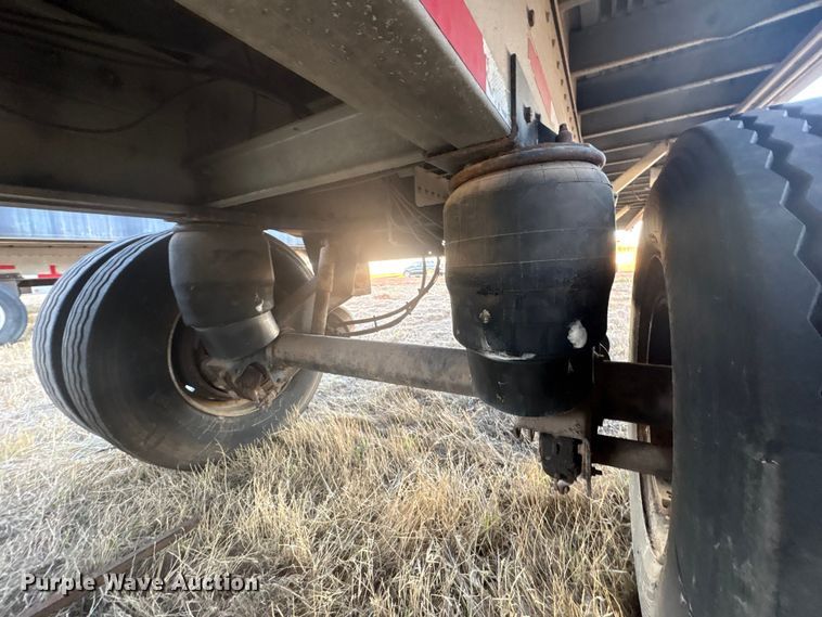 image for item ET1453 2007 Reitnouer side curtain trailer