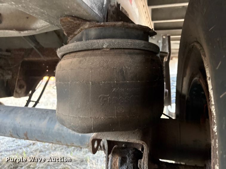 image for item ET1453 2007 Reitnouer side curtain trailer