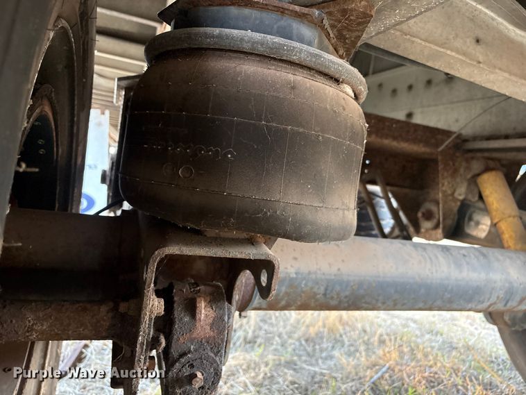 image for item ET1453 2007 Reitnouer side curtain trailer