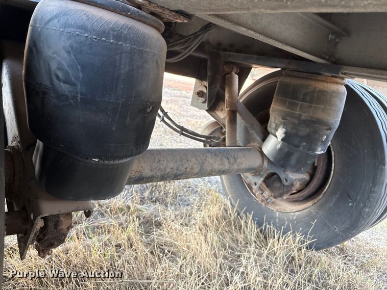 image for item ET1453 2007 Reitnouer side curtain trailer