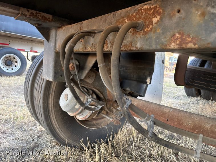 image for item ET1453 2007 Reitnouer side curtain trailer