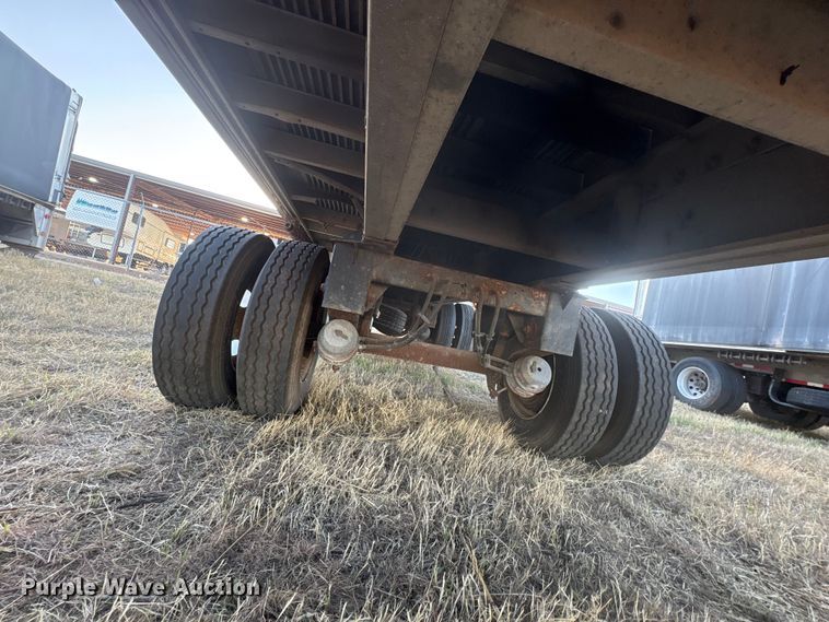 image for item ET1453 2007 Reitnouer side curtain trailer