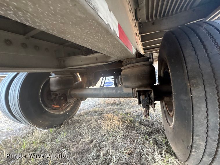 image for item ET1453 2007 Reitnouer side curtain trailer