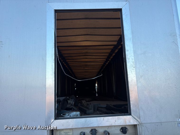 image for item ET1453 2007 Reitnouer side curtain trailer