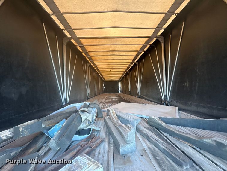 image for item ET1453 2007 Reitnouer side curtain trailer