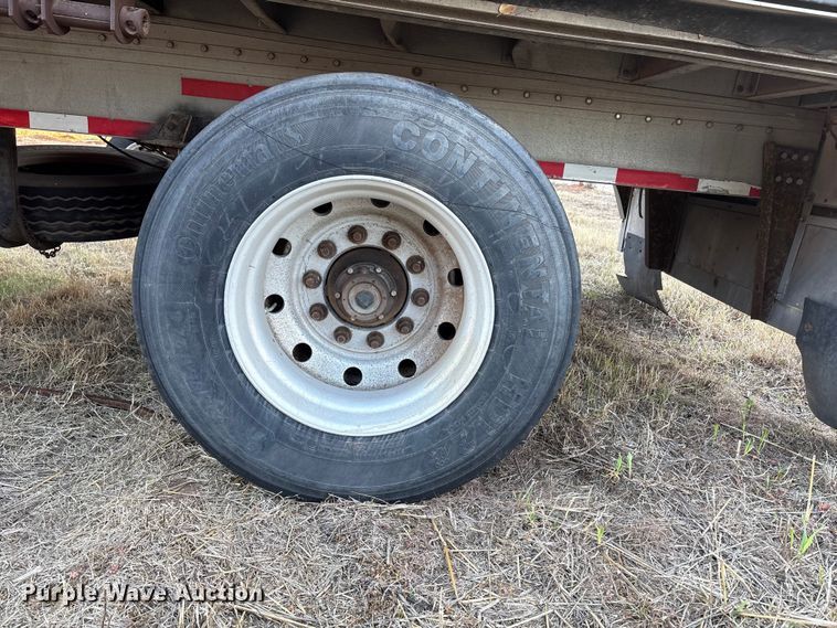 image for item ET1453 2007 Reitnouer side curtain trailer