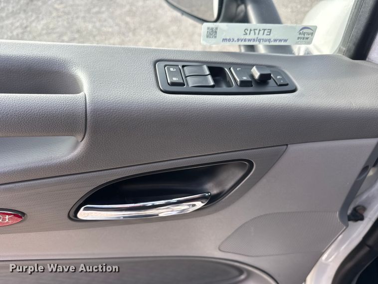 image for item ET1712 2020 Peterbilt 579 semi truck