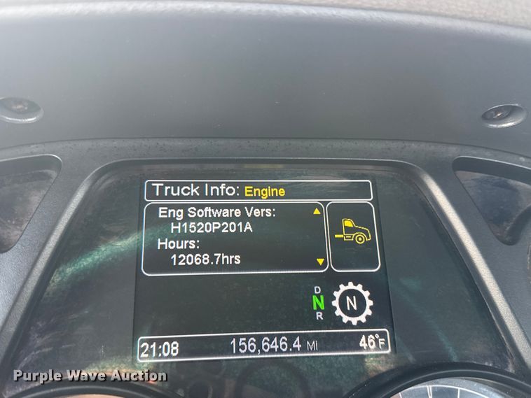 image for item ET1712 2020 Peterbilt 579 semi truck