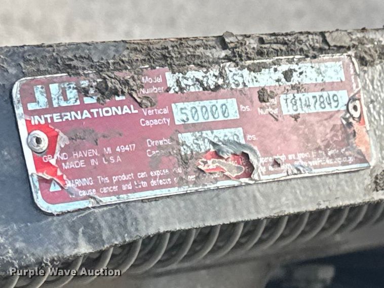 image for item ET1713 2020 Peterbilt 579 semi truck