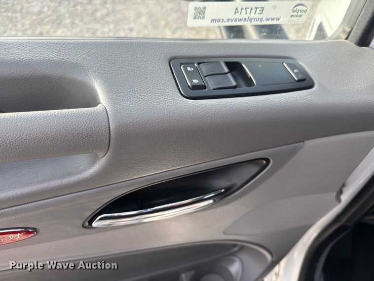 image for item ET1714 2020 Peterbilt 579 semi truck