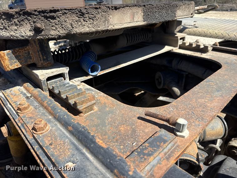 image for item ET1740 2001 Kenworth T800 semi truck