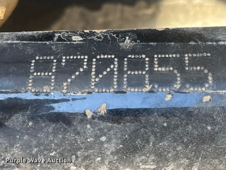 image for item ET1740 2001 Kenworth T800 semi truck