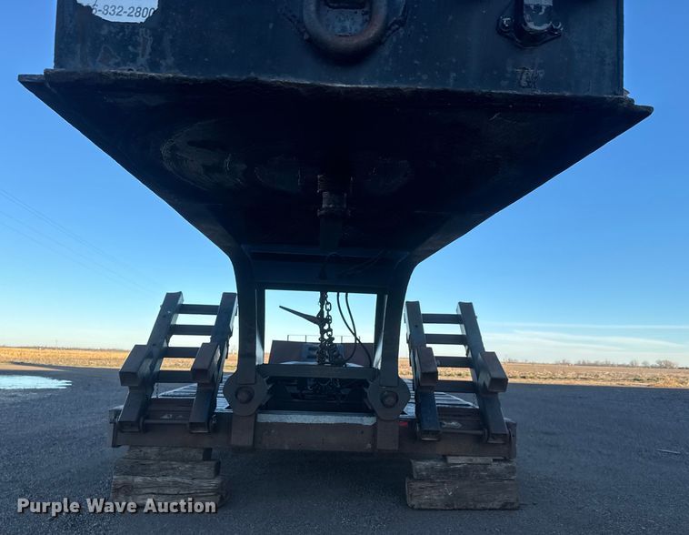 image for item ET4376 1976 Talbert T3D-35RG-T1 lowboy equipment trailer