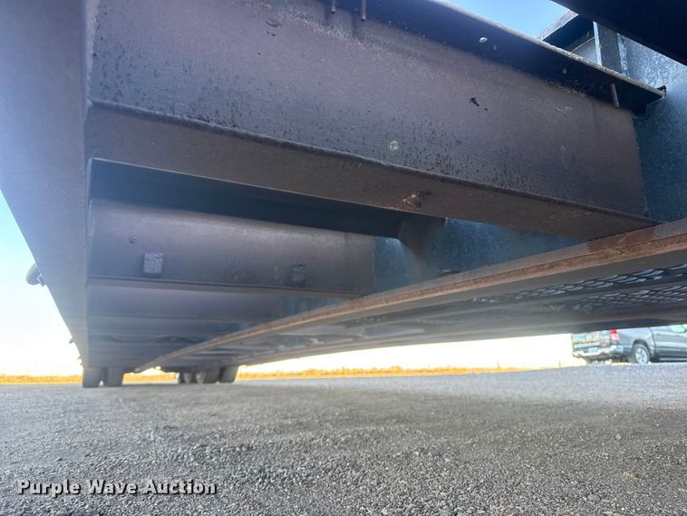 image for item ET4376 1976 Talbert T3D-35RG-T1 lowboy equipment trailer