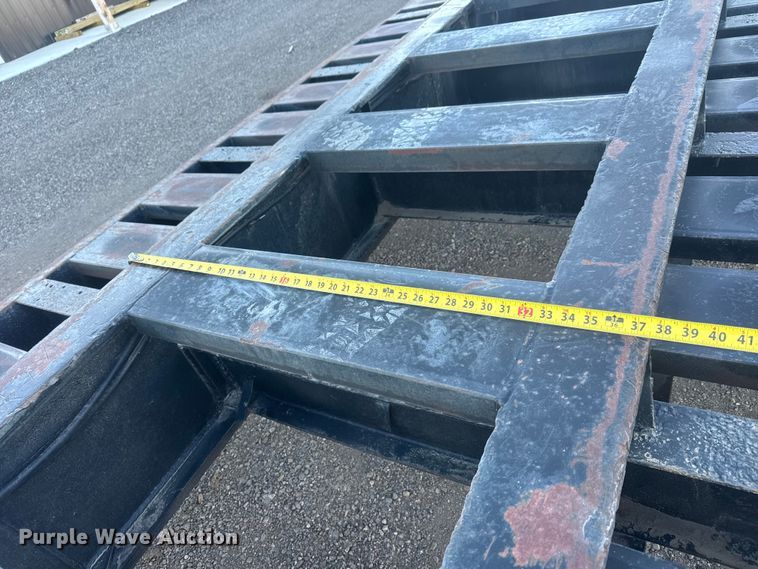 image for item ET4376 1976 Talbert T3D-35RG-T1 lowboy equipment trailer