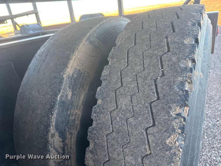 image for item ET4376 1976 Talbert T3D-35RG-T1 lowboy equipment trailer