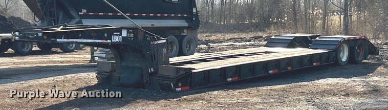 image for item ET6966 2000 Trail King equipment trailer
