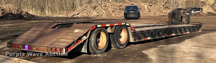 image for item ET6966 2000 Trail King equipment trailer