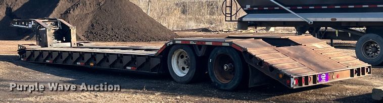 image for item ET6966 2000 Trail King equipment trailer