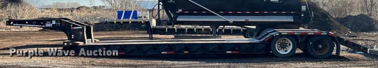 image for item ET6966 2000 Trail King equipment trailer