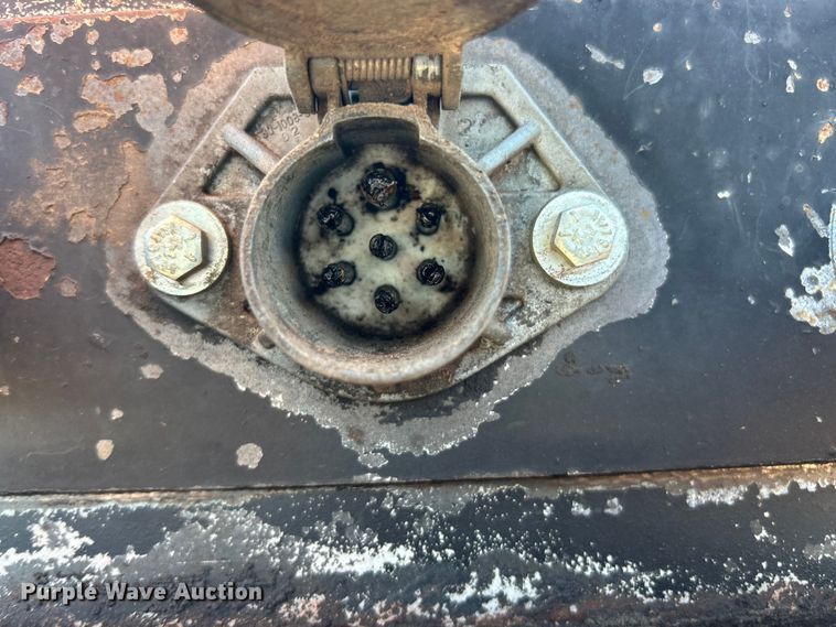 image for item ET6966 2000 Trail King equipment trailer