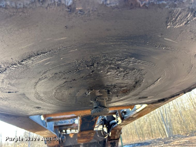 image for item ET6966 2000 Trail King equipment trailer