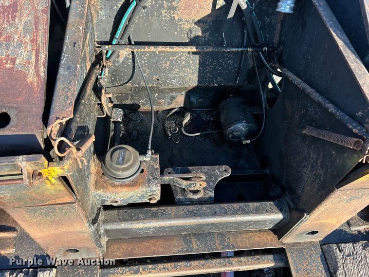 image for item ET6966 2000 Trail King equipment trailer