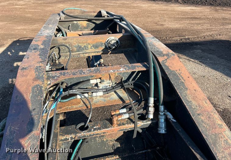 image for item ET6966 2000 Trail King equipment trailer