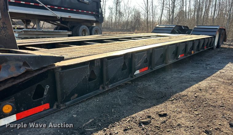 image for item ET6966 2000 Trail King equipment trailer