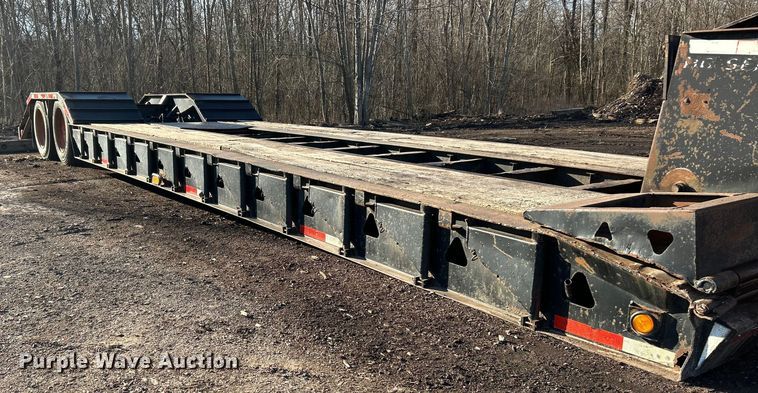 image for item ET6966 2000 Trail King equipment trailer
