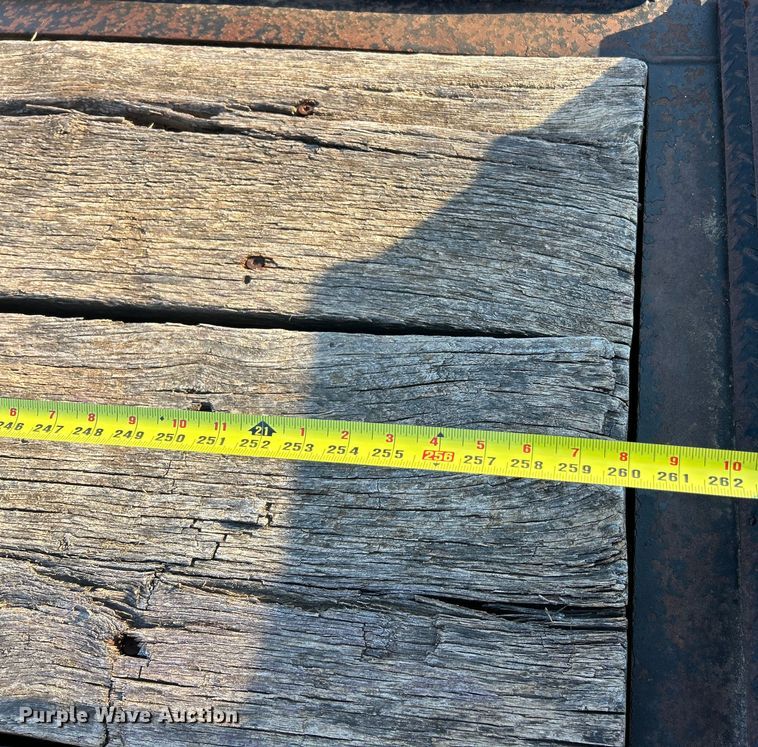 image for item ET6966 2000 Trail King equipment trailer