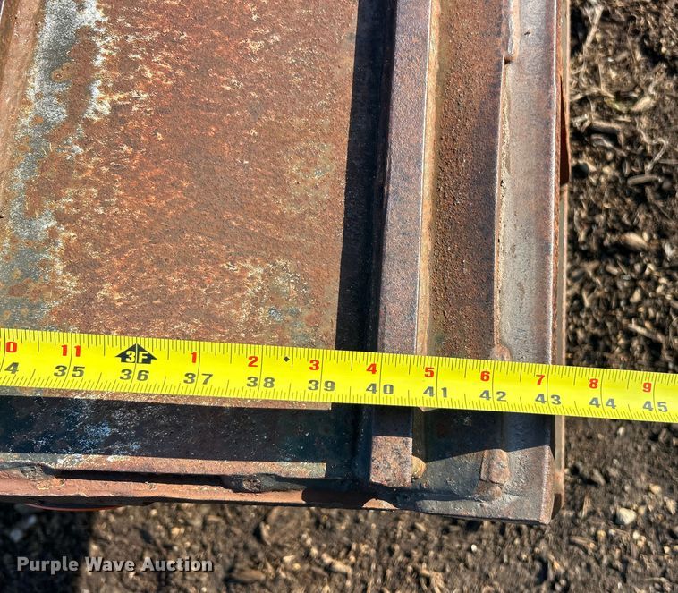 image for item ET6966 2000 Trail King equipment trailer