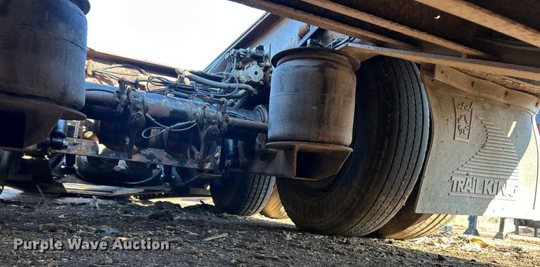 image for item ET6966 2000 Trail King equipment trailer